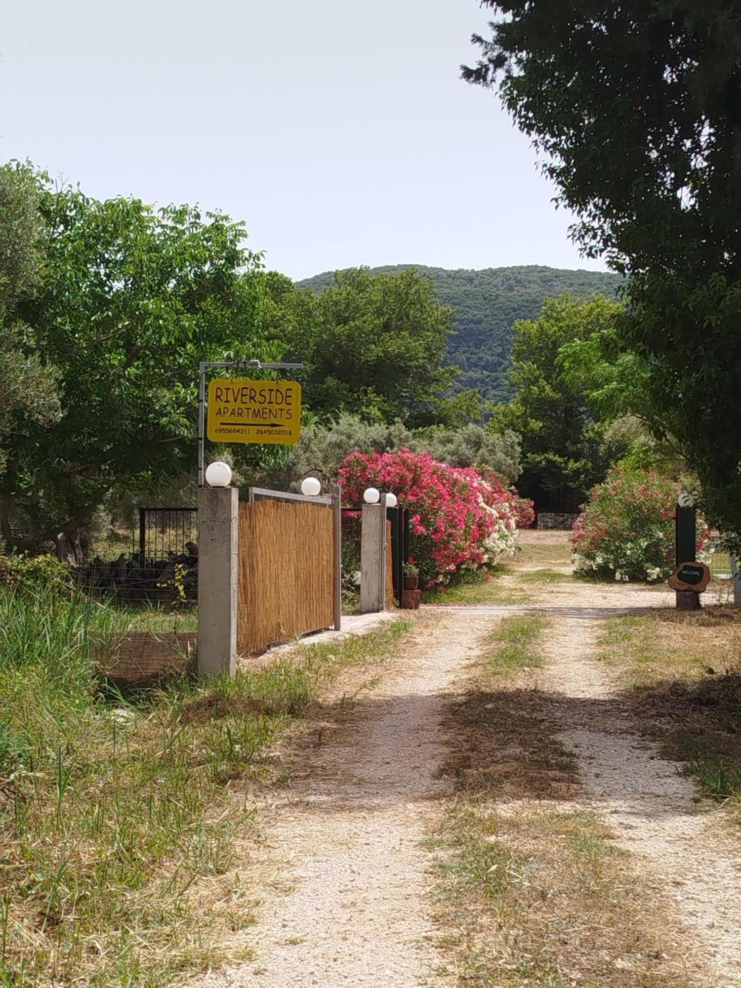 ואסיליקי Riverside Αpartments מראה חיצוני תמונה